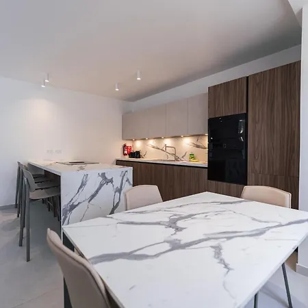 Vista Premium Maltese Hideaway - By Hostmt Apartament