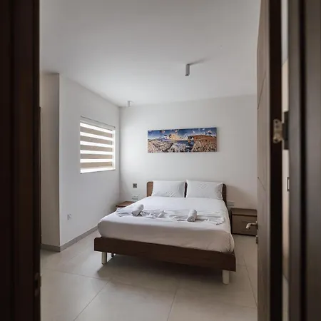 Vista Premium Maltese Hideaway - By Hostmt Gharghur