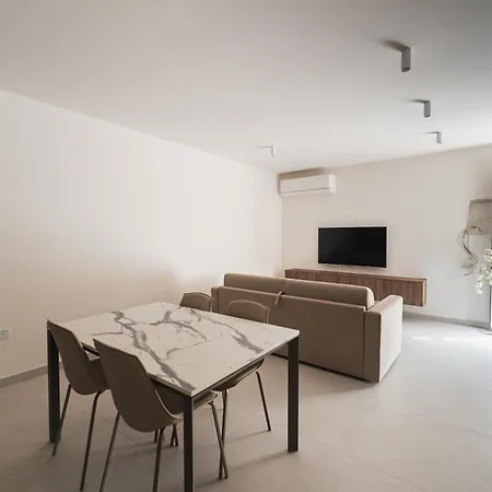 Vista Premium Maltese Hideaway - By Hostmt